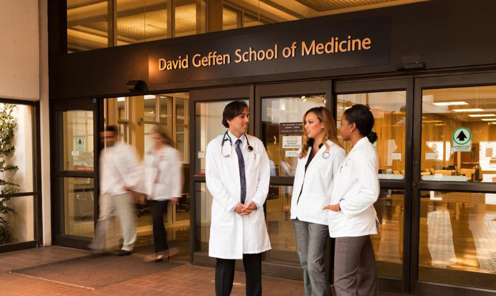 Glenna Tolbert, M.D., Class of 1989, Receives David Geffen School of Medicine at UCLA Outstanding Tutor Award